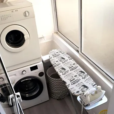 Vistas A La Ria Y Garaje En El Castro, Centro 比戈