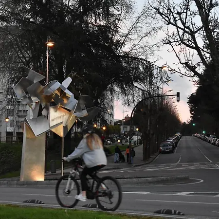 公寓 Vistas A La Ria Y Garaje En El Castro, Centro *