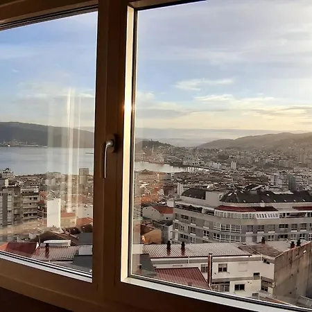 Vistas A La Ria Y Garaje En El Castro, Centro