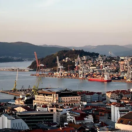 Vistas A La Ria Y Garaje En El Castro, Centro Vigo