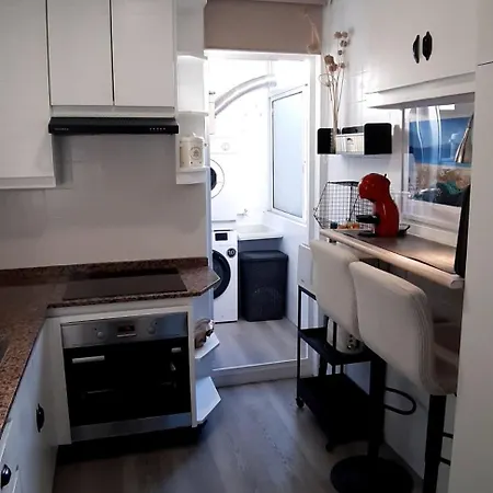 Vistas A La Ria Y Garaje En El Castro, Centro *