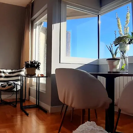 Vistas A La Ria Y Garaje En El Castro, Centro