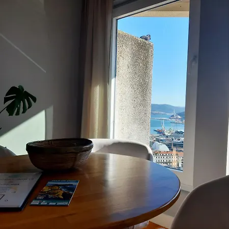 Vistas A La Ria Y Garaje En El Castro, Centro Apartment *