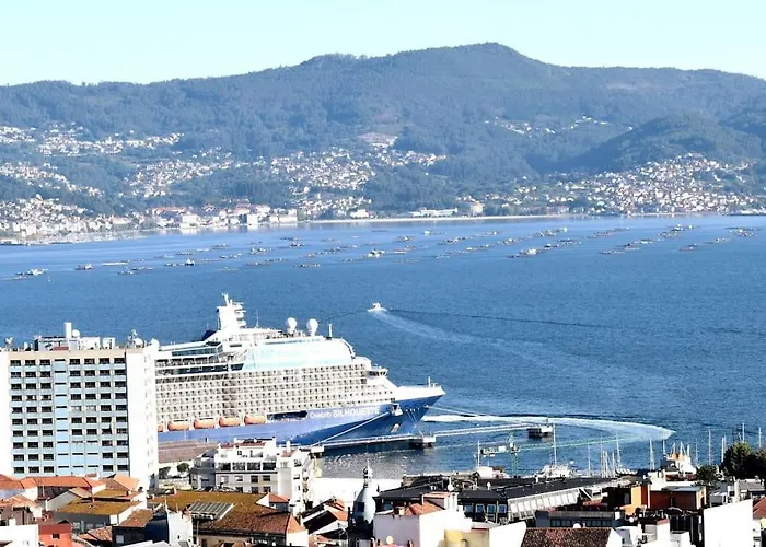 Vistas A La Ria Y Garaje En El Castro, Centro Apartament *