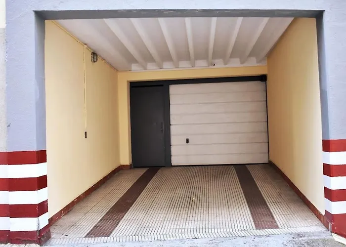 Vistas A La Ria Y Garaje En El Castro, Centro