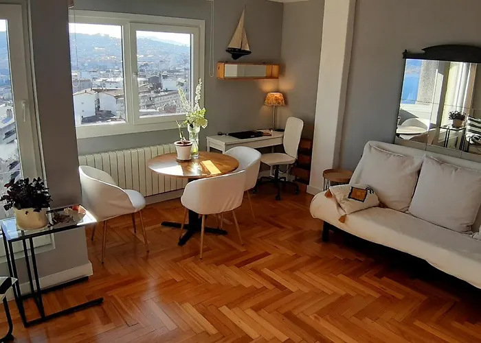 Vistas A La Ria Y Garaje En El Castro, Centro Vigo