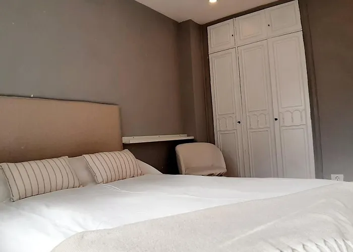 Apartament Vistas A La Ria Y Garaje En El Castro, Centro